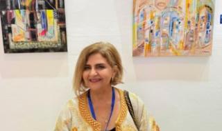 الفنانة نجاة الصحراوي تُضيء معرض "تقاطعات الرؤى" بطنجة احتفاءً بالمرأة