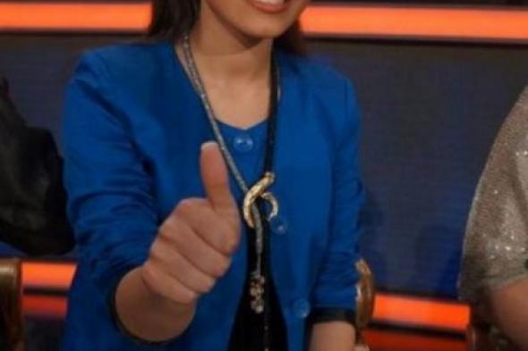 كارمن سليمان تطلب رأى جمهورها فى كليب "أخبارى"