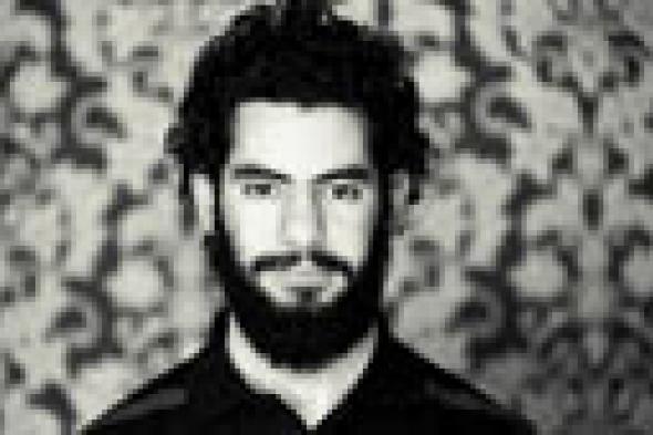 بالفيديو: علاء وردي يعيد غناء "عايشة" على طريقة الـ "أكابيلا"