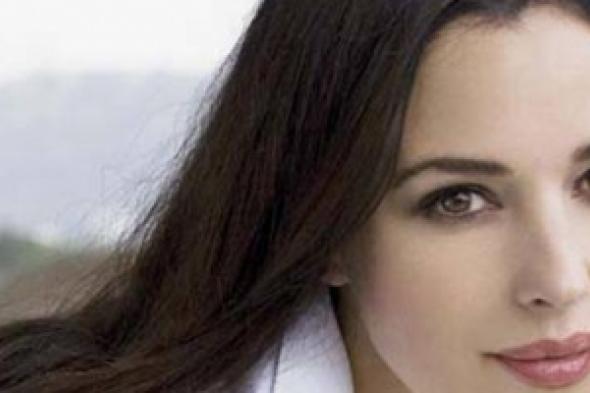 اختيار الإيطالية مونيكا بيلوتشى أكثر النساء إغراءً