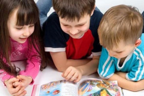 كتب الأطفال ولعبهم سبب فى انتشار البكتريا المعدية