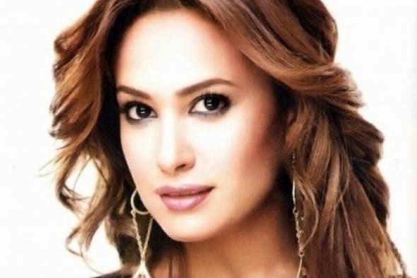 هند صبري تهنئ عمرو سلامة بالمولود الجديد "لا مؤاخذة"