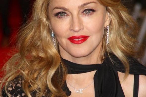 مادونا تعتذر عن استخدام لفظ زنجي على حسابها بإنستجرام