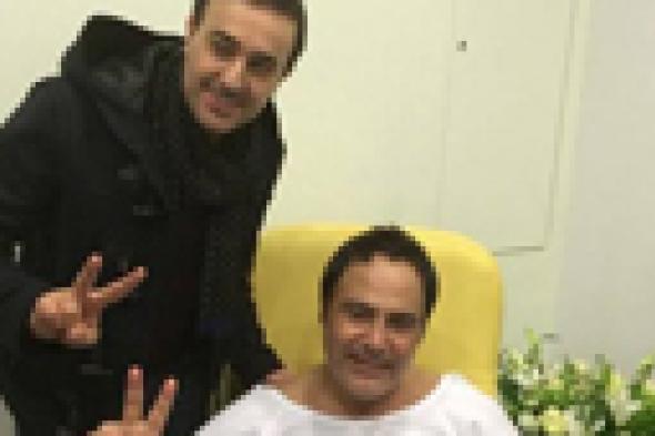 صورة: صابر الرباعي بجانب الحلاني في المستشفى