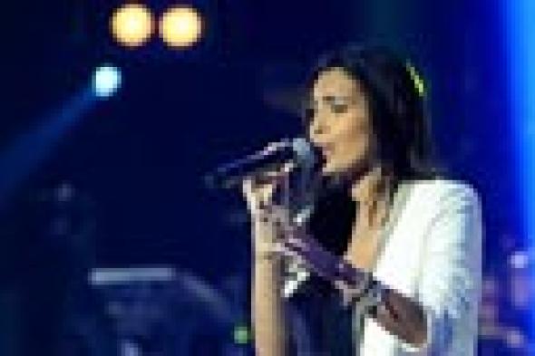 الحلاني لمنى إبليني: معي ستذهبين إلى الجامعة أما مع شيرين فستعودين إلى المدرسة