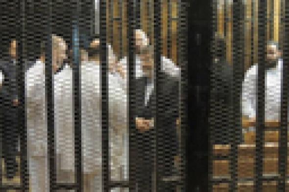 منع وسائل الإعلام من تصوير محاكمة مرسي.. والتلفزيون المصري يذيعها مسجلة