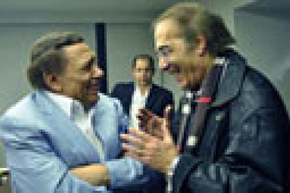 "صاحب السعادة" يستبدل محمود ياسين بخالد زكي