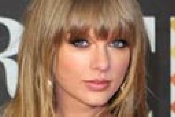 تقرير: تايلور سويفت تكره هذا الممثل بعد أن أفقدها عذريتها