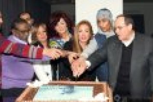 بالصور: محمد رمضان وأسرة مسلسل "ابن الحلال" يحتفلون ببدء التصوير