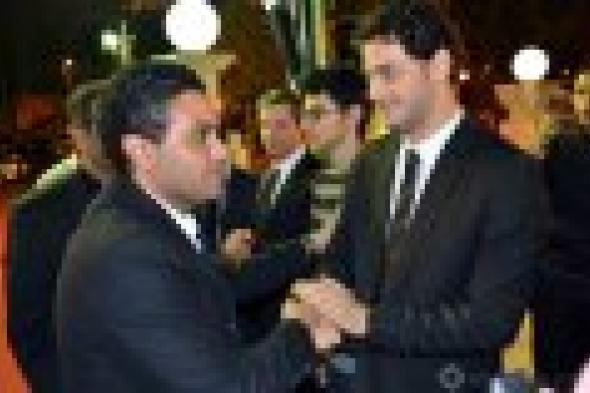 بالصور: خالد وسيف أبو النجا يتلقيان العزاء في والدتهما من نجوم الفن