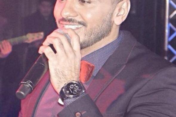 بالفيديو : شاهد رسالة تامر حسنى لجمهوره من مطار أمريكا