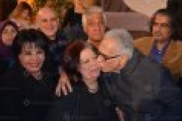 بالصور: ليلى علوي ونجوم الدراما يحتفلون بعيد ميلاد عبدالرحمن أبو الزهرة الـ80