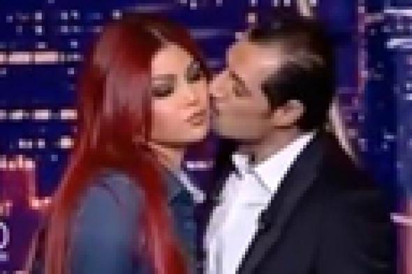 بالصور والفيديو - هيفاء وهبي لمذيع لبناني: "بوس الواوا"