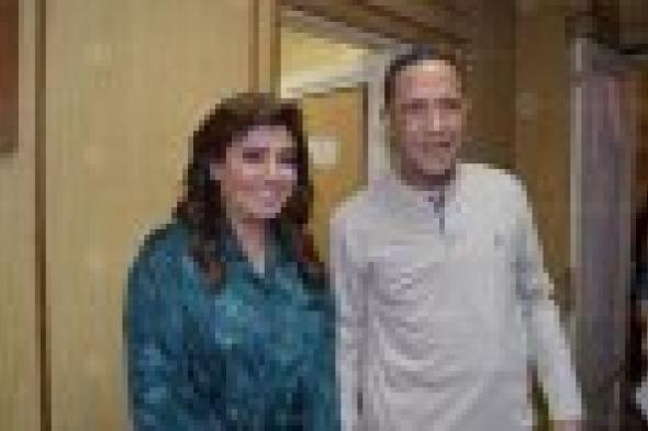 بالفيديو: أشرف ونشوى يناقشان قضايا الأسرة المصرية في "أنا وبابا وماما"