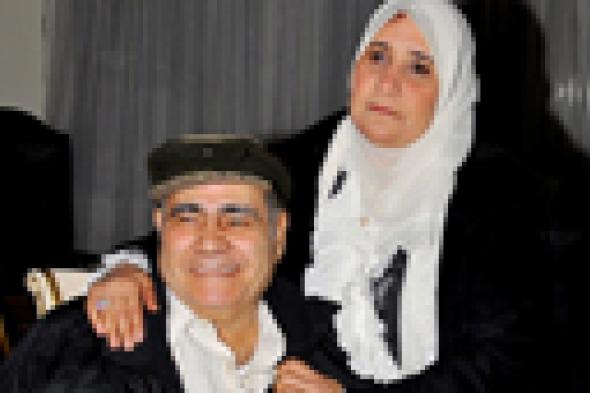 ابنة سيد زيان مستاءة من الإعلام وتؤكد استقرار صحة والدها