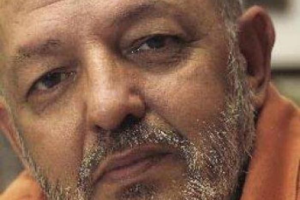 تعرف على أول المهنئين لمحمد خان لحصوله على الجنسية المصرية!