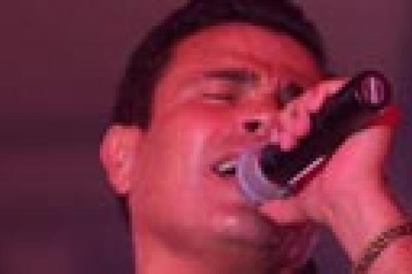 بالصور: جنات تشارك عمرو دياب في إحياء حفل "الماسة"