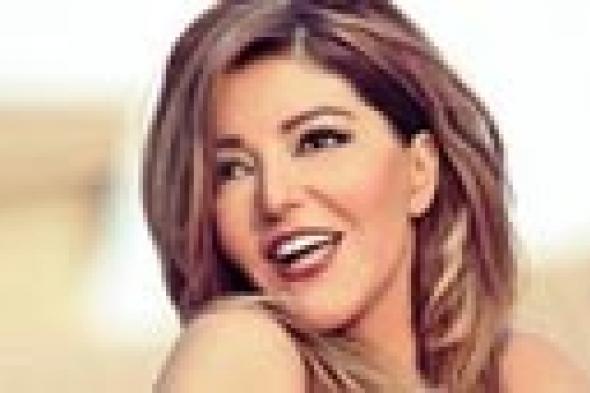 بالفيديو: سميرة سعيد بحذاء من الشمع في "مازال"