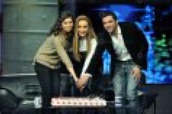 بالصور: ريهام سعيد تحتفل بـ"آدم وجميلة" و"قلوب" على شاشة النهار