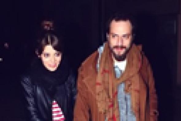 "عثمان" التركي يظهر مع حبيبته الجديدة!