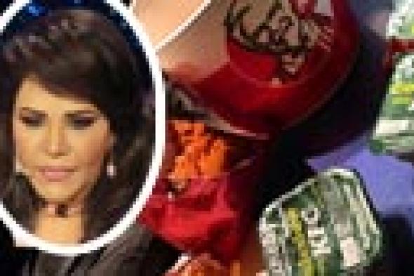 أحلام تواصل غرامها بـ "كنتاكي" من لندن