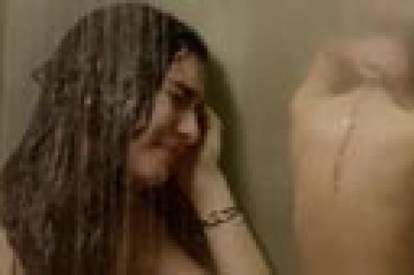 صورة: لميس التركية تثير جدلا بـ "تاتو" على ظهرها