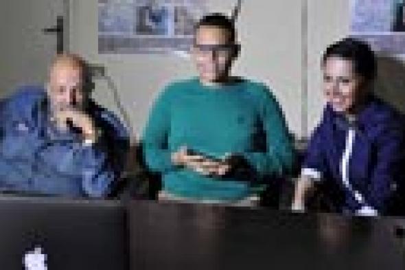 شاورمة وكهرباء منقطعة في كواليس Hangout "فتاة المصنع" على FilFan.com