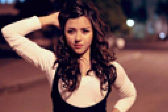 سارة سلامة تخدع محبيها بخبر زواجها واعتزالها في "كذبة أبريل"