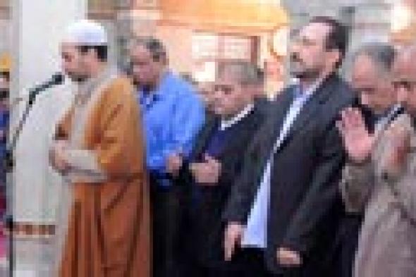 بالصور: غياب المشاهير عن جنازة محمود سلطان