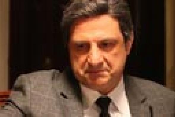 خالد الصاوي بـ"لوك" جديد في "تفاحة آدم"