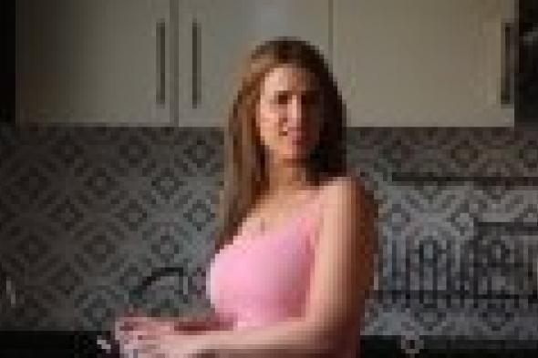 بالصور: إيناس كامل في مشاهدها الأولى في "الصياد"