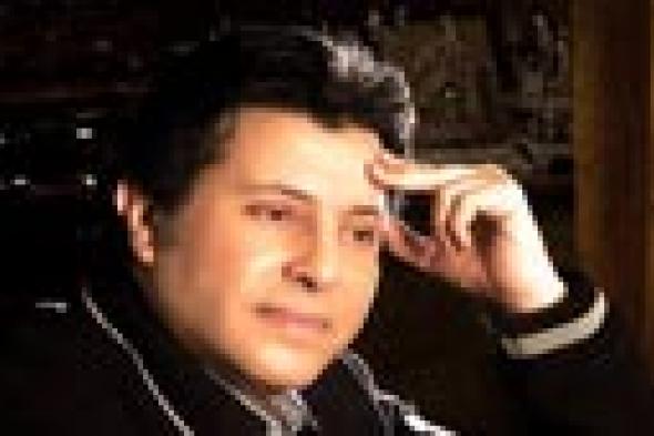 هاني شاكر يقدم التعازي لسميرة سعيد في وفاة والدتها