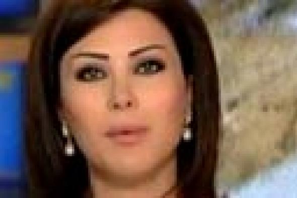 بالفيديو: ابنة مذيعة سورية تحرجها على الهواء خلال قراءتها لنشرة الأخبار