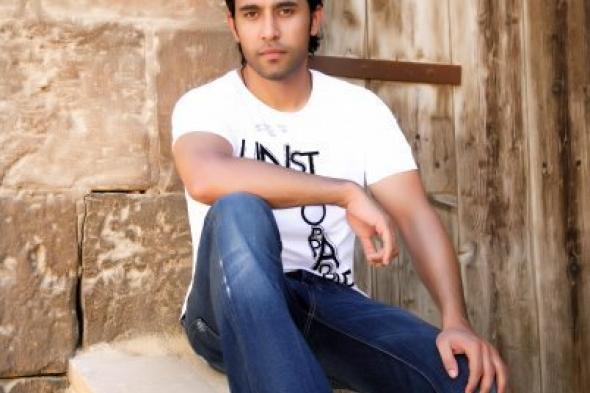 عمرو مصطفى يهاجم رئيس الرقابة ويتهمه بـ"تظبيط أولياء نعمته"!