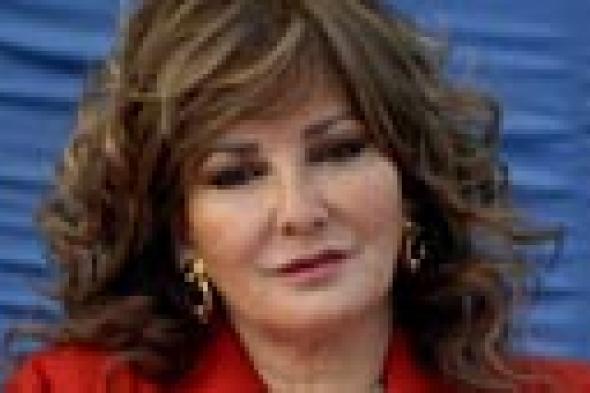 بالفيديو: مشادة كلامية بين آثار الحكيم ومحمد السبكي بسبب ملابس هيفاء وهبي