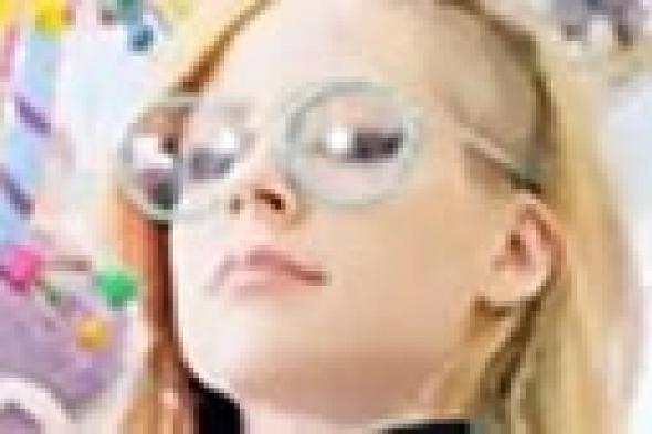 اتهامات لأفريل لافين بالعنصرية بسبب كليبها "Hello Kitty" الياباني