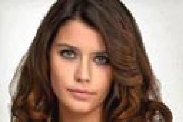 فاطمة ترفض دخول فلسطين بتأشيرة إسرائيلية