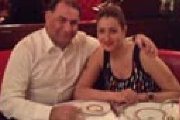 بالصور: غادة عبد الرازق وزوجها أمام برج "أيفل" بباريس