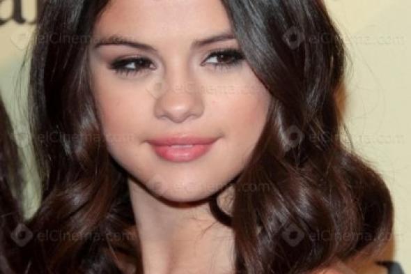 رسميًا سيلينا جوميز تستعين بمدير أعمال كاتي بيري بدلًا من والديها