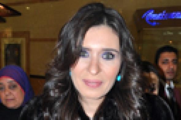 بالفيديو- دينا: ابني لا عليّ ونصحني بالاحترافية في الرقص