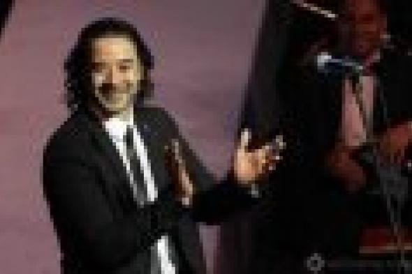 بالفيديو.. مدحت صالح يؤذن ويرتل القرآن مع مظهر شاهين