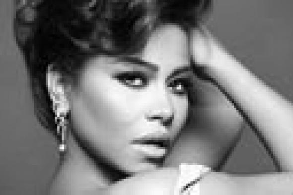 شيرين تعود للقاهرة وتطرح كليب "كلي ملكك" قريبا