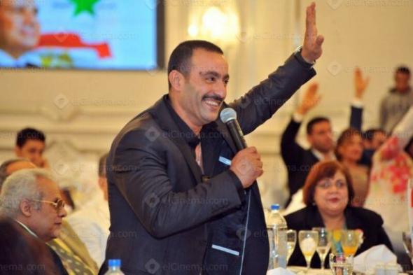 السقا يرد على شائعة حواره مع "السيسي"؟!
