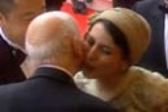 صورة: غضب في طهران بسبب قبلة مدير "كان" لممثلة إيرانية