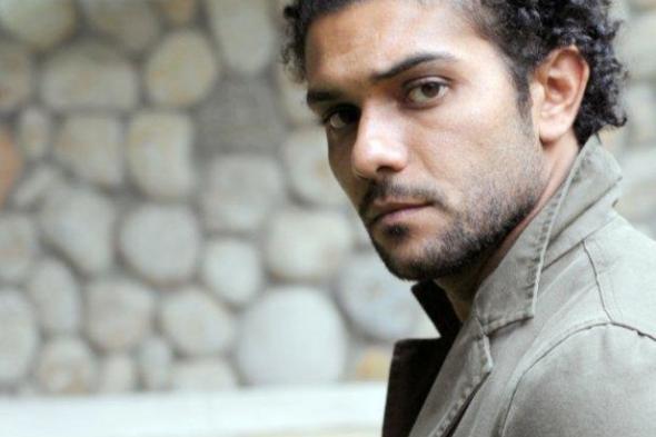 بالصورة: آسر ياسين يُرزق بمولوده الأول ويطلق عليه اسم "طاهر"