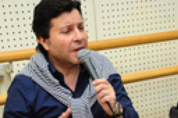 اسمع: هاني شاكر يهدي الشعب المصري "قدها وقدود"