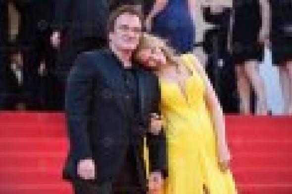 يالصور: كوينتين تارنتينو وأبطال فيلم Pulp Fiction يجتمعون في "كان" بعد عشرين عاماً