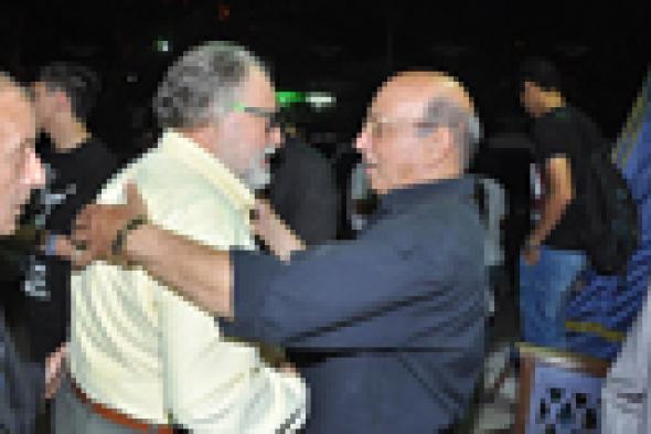 بالصور: يحيى الفخراني وسمير غانم مع نجوم الفن في عزاء المخرج مدحت السباعي