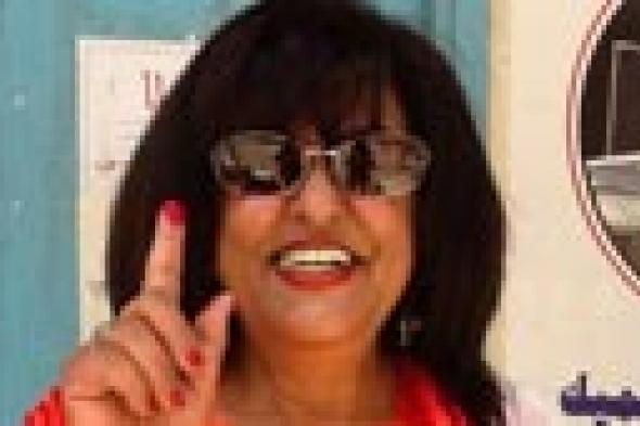 صورة: معالي زايد متفائلة بتصويتها للسيسي