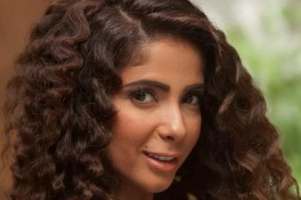 منى زكي سعيدة باختيار مرشحها في الانتخابات الرئاسية